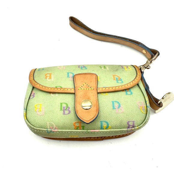 Dooney and Bourke wristlet - Picture 2 of 6